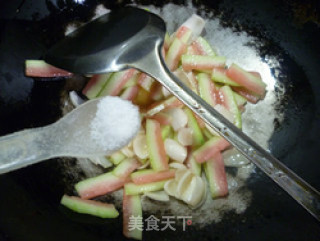 百合炒西瓜皮的做法步骤：6