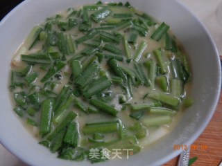 韭菜鸡蛋饼的做法步骤：5