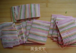 【彩虹馄饨】为宝宝打造的美食的做法步骤：9