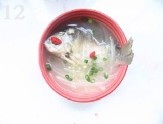 萝卜丝鲫鱼汤的做法步骤：12