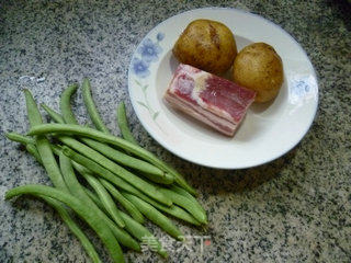梅豆风干肉炒土豆的做法步骤：1