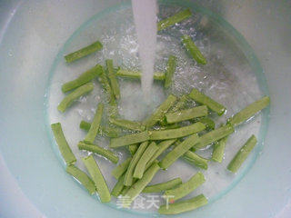 梅豆风干肉炒土豆的做法步骤：2