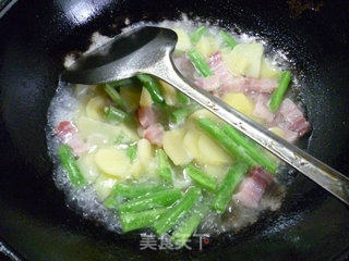 梅豆风干肉炒土豆的做法步骤：8