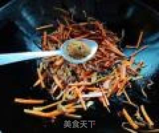 菌脚干煸胡萝卜的做法步骤：6