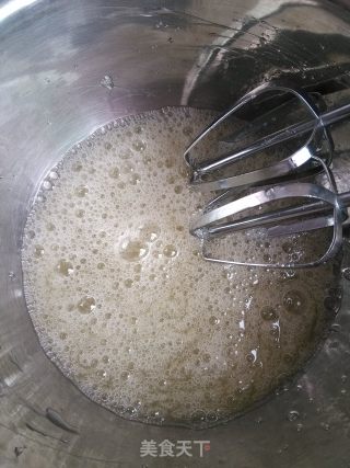戚风蛋糕的做法步骤：1