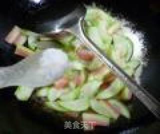西瓜皮炒夜开花的做法步骤：10