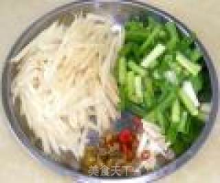 仔姜肉丝的做法步骤：2