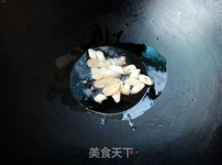 爱护我们的双眼——胡萝卜炒猪肝的做法步骤：3