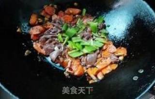 爱护我们的双眼——胡萝卜炒猪肝的做法步骤：8