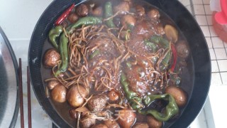 酱土豆&地瓜梗的做法步骤：2