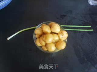 香煎椒盐小土豆的做法步骤：1