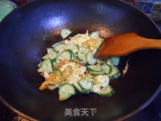 翡翠蛋炒饭的做法步骤：3