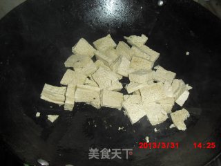 辣椒炒冻豆腐的做法步骤：3