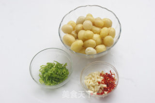 巧用调味料轻松打造人气下酒菜——孜然椒盐小土豆的做法步骤：3