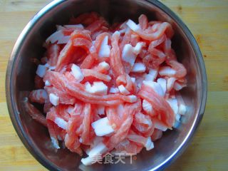 鱼香肉丝的做法步骤：2