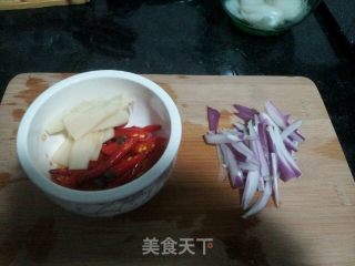 泡椒墨鱼仔的做法步骤：4