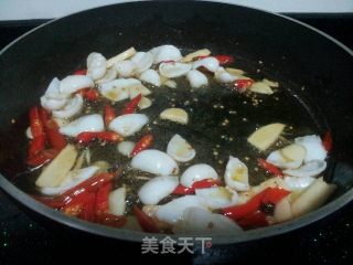 泡椒墨鱼仔的做法步骤：9