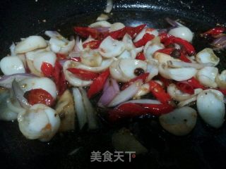 泡椒墨鱼仔的做法步骤：10