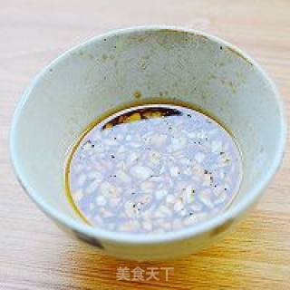 为老爸做道他的最爱——黄瓜拌变蛋的做法步骤：4