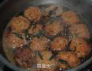 红烧狮子头的做法步骤：5