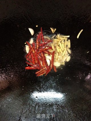 韭菜香干炒肉的做法步骤：5