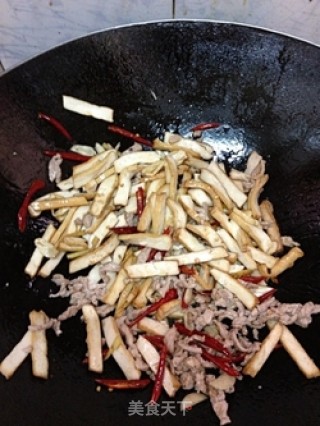 韭菜香干炒肉的做法步骤：6