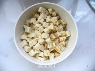 一个人的快手午餐——豆角炒馍的做法步骤：1
