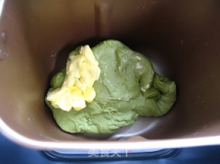 清新面包味——抹茶蜜豆面包卷的做法步骤：4