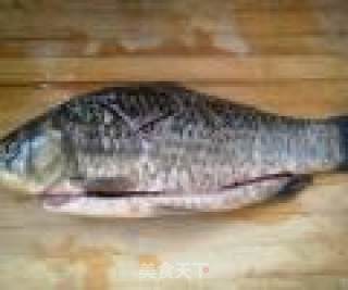红烧鲫鱼的做法步骤：1