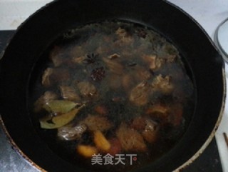 砂锅土豆炖牛腩的做法步骤：7