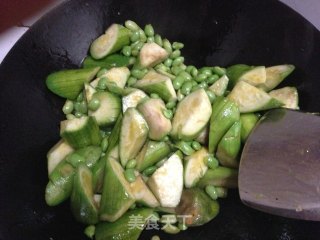 青豆烩丝瓜的做法步骤：3