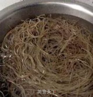 延边朝鲜族冷面————夏天里最过瘾的那一碗面的做法步骤：1