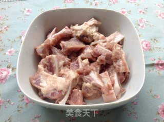 椒香月牙骨的做法步骤：1