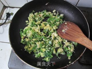 青椒馓子炒鸡蛋的做法步骤：6