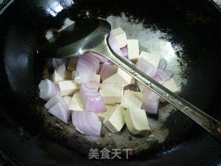 洋葱炒豆腐的做法步骤：7