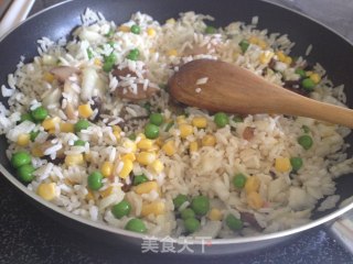 蛋包韩式辣酱饭的做法步骤：2