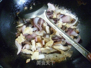 洋葱笋干炒酱肉的做法步骤：11