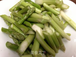 双菇烩芦笋的做法步骤：2