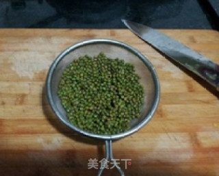 绿豆南瓜粥的做法步骤：1
