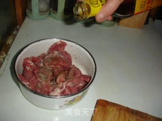 椒盐肉片的做法步骤：4