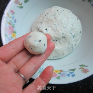 糯米芝麻粑的做法步骤：3