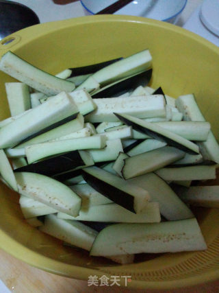 茄汁烧茄子的做法步骤：1