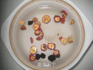 酸梅汤的做法步骤：2