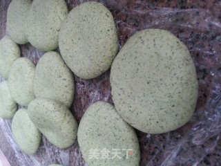 艾叶糯米饼的做法步骤：1