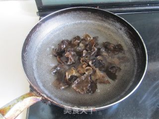 青椒爆猪肝的做法步骤：4