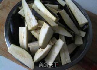 鱼香茄子的做法步骤：1