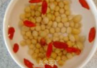 加入枸杞的养生蛋糕----枸杞豆浆蛋糕的做法步骤：1