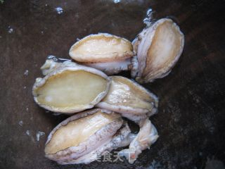 蒜茸蒸鲍鱼仔的做法步骤：1