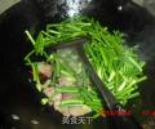 蒜薹木耳炒肉的做法步骤：5