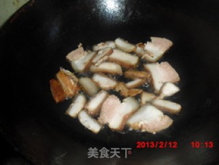 蒜苗炒熟肉的做法步骤：3